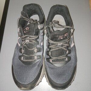 New Balance Women's 410v6 Trail Running Shoes (Wide Width, Size 9D)